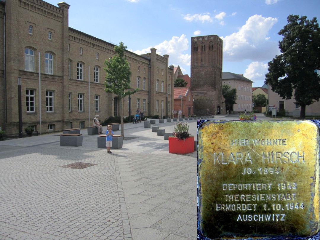 9. Stolperstein für Klara Hirsch, Am Steintor vor dem Durchgang zwischen der Stadtverwaltung und der Diesterweg-Grundschule. (Foto: Dr. M. Schulz, 25.07.2015)
