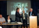 Nachträgliche Übergabe des Preises des Landkreises Uckermark 2014 an Frau Lilli Gramke (2. v. r.) durch Jürgen Theil. Reinhard Timm und Birgit Biadacz (von links), Prof. Christian Uhlig (rechts). (Foto: Horst Theil)